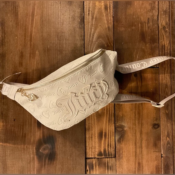 NWOT JUICY COUTURE “Upgrade U” Fanny back in Natural Ivory with adjustable strap - Picture 2 of 8